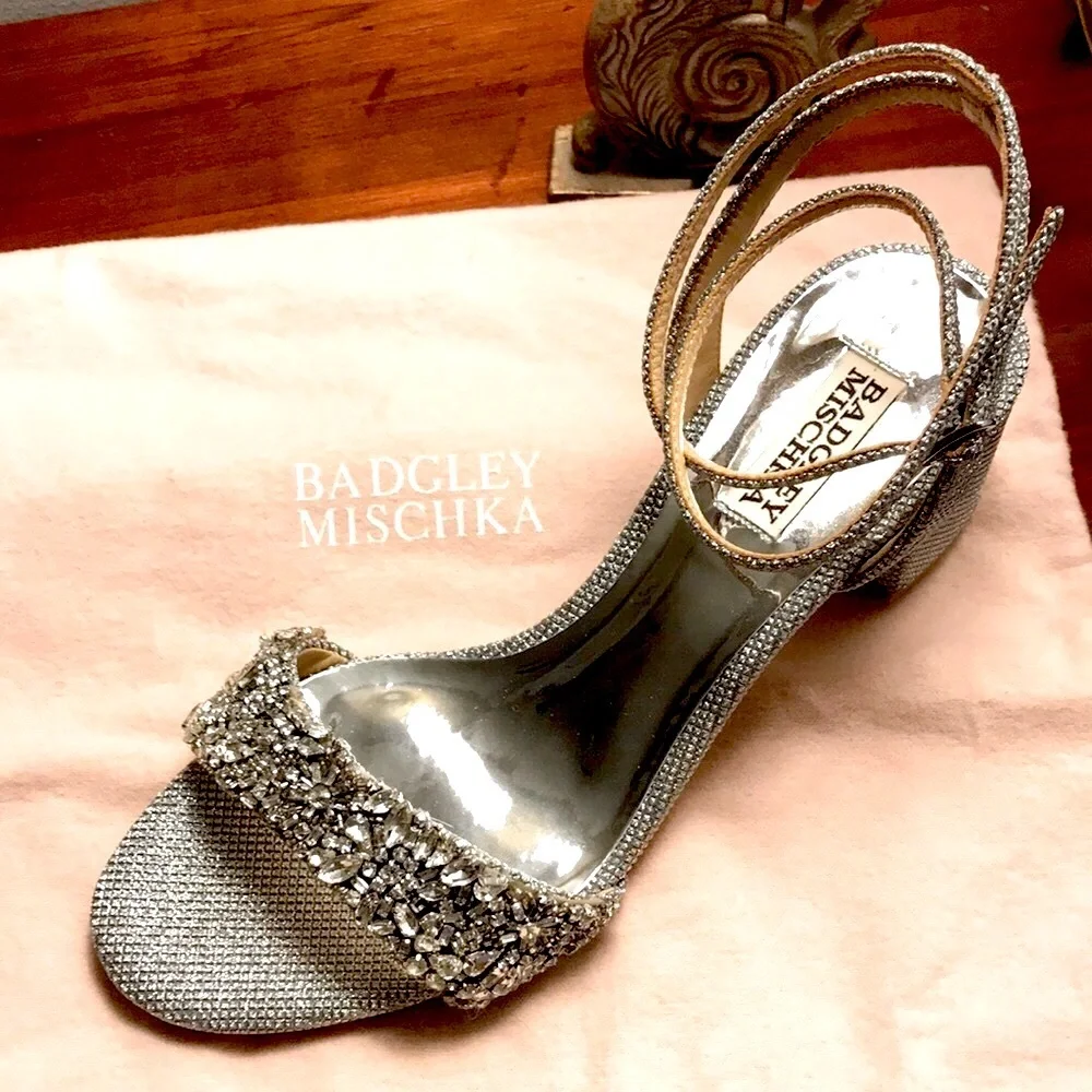 ❗️LAST CHANCE- BADGLEY MISCHKA Crystal Embellished Evening Shoes - Picture 1 of 14